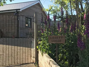 Lovely Lodge on one floor in Country setting - Image 3