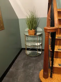 Sunny Evanston Studio: Stylish Decor, Hardwood Floors, Fenced Yard & Parking - Image 3