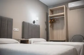 Apartamentos Turísticos Capitán Orellana - Image 4