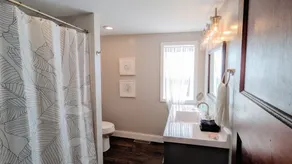 The Sycamore Cottage - 2 BR & 1.5 Bath - Hot Tub - Steps to Downtown - Image 5