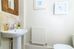 Architect designed brand new Cornish cottage in Mousehole - Image 5
