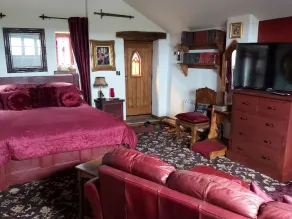 1 Bed Cottage - Sleeps 3 - Garden - Parking - Wifi - Image 2