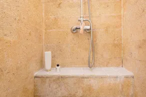 Central Apartment with Roof Top Terrace, Wi-Fi and Air Conditioning - Image 2