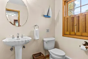 Cottage · Beachfront Cottage on Lake Champlain, Colchester - Image 3