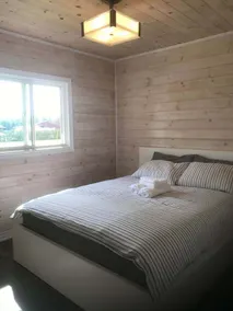 Lake Simcoe Waterfront Cottage Getaway - Image 5