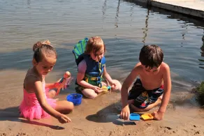 Étapes de la cabine au LAC! Charmant, petit complexe W / Sandy Beach & Great Services! - Image 4