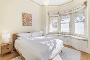 Gorgeous 2-Bed Victorian Home in Artsy - Image 5