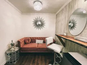 Romantic Honeymoon Suite in Bed & Breakfast - Image 4