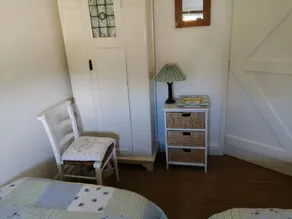 Delightful, barn cottage in peaceful rural village. Walks, pubs, scenery. Relax! - Image 5