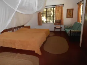 Experience a unique and sustainable vacation in Africa. Be environmently aware book our Eco-Friendly Villa - Image 4