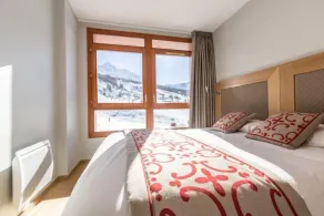 Ski-in/ski-out & foot of the slopes, 3rd floor, view ski slopes, fitness, swimming pool, sauna - Image 5