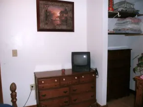 Small cabin in the woods Peaceful retreat - Image 3