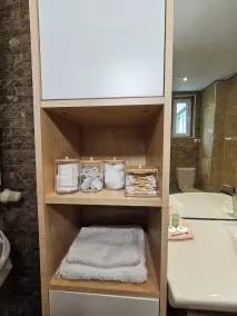Spacious, stylish and cozy apartment in the very center of Sofia - Image 5
