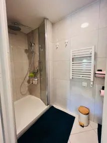 Beautiful, air-conditioned studio with a private entrance and garden. - Image 3