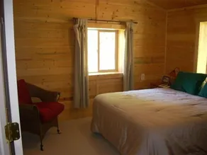 Picturesque Montana Log Cabin Overlooking the Nine Mile Creek - Image 3