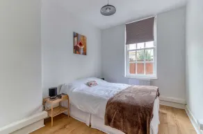Stylish Scandi 1 Bed Flat in Camberwell (3 mins to transport)  - Image 4
