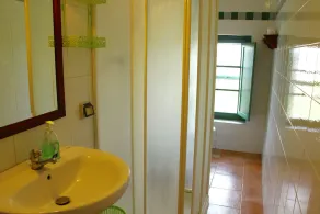 Apartment in Guasticce with shared pool - Image 3