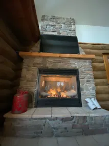 Log Cabin on Salmon River - Image 3