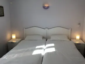 Villa Spacieuse et Moderne avec Piscine Privée, Bain à Remous et WiFi - Image 5