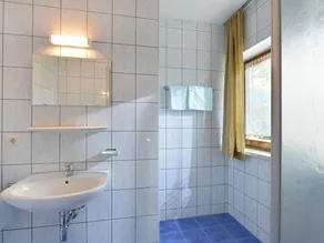 Single room, shower, toilet, balcony, short breakfast - Gasthof Gruberhof - Image 4