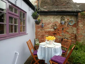 Charming cozy cottage fully updated within walking distance of shops and market - Image 5