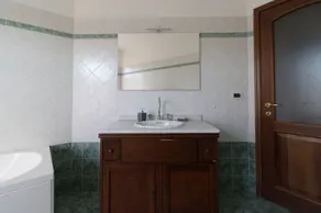 Villa with pool in the \"casa del moré\" langhe Cuneo - Image 2