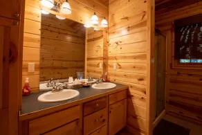 Luxury Cedar Cabin on the Lake with Heated Pool & Hot Tub. Close to Ski resort - Image 5