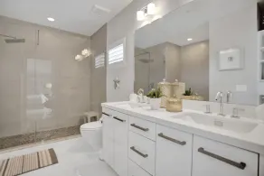 LUXURY STAY  W/BEACH, POOL, GYM, and SPA! Restaurants & bars across street also! - Image 3