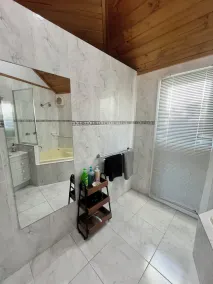 WiFi gratuit, Cinq chambres Queen, à 500m du surf, MiniGolf, 12 min. aux manchots - Image 4