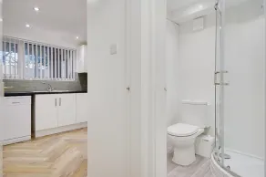 Ground Floor Garden Suite with Netflix/Wifi close - Image 2
