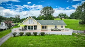 Newly renovated vacation Villa with private pool. - Image 4