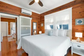 CABIN FEVER ~ First Floor 1 Bedroom, 1 Bathroom with Full Kitchen and Pool! - Image 5