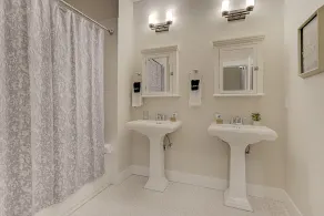 Above Market by Seabrook Hospitality - Image 2