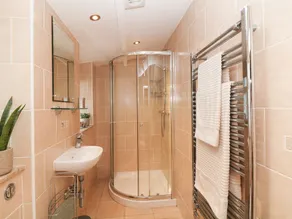 MILLSTREAM COTTAGE, family friendly in Castleton, Peak District - Image 2