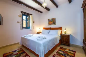 Impeccable stone-built villa, tastefully decorated, large garden, 50 m2 pool! - Image 4