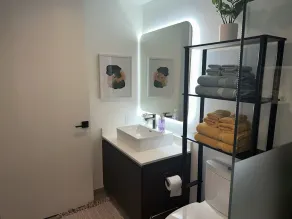 Downtown Brickell- Studio with King Bed and Queen Sofa-bed - Image 5