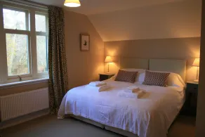Magical Woodland Cottage - Image 5