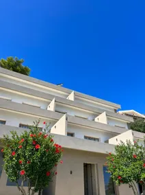 Kaiser Luxury Suites - Image 2