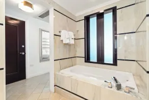 Best Rates!! Sorrento Jr. Two Queen Beds w/Sofabed. Free Spa Passes and Valet - Image 5