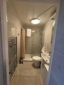 3BR House with Free WiFi All Over UK - Image 4