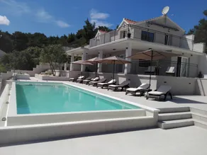 Modern apartment in villa on island Hvar 4. - Image 2
