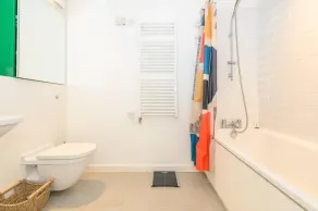 Leeds - Sleeps 4 - Free Parking - Image 3