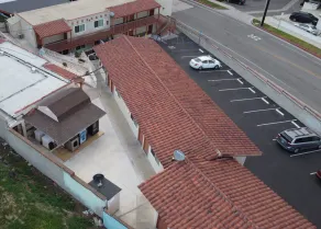 New American Inn and Suites  - Image 5
