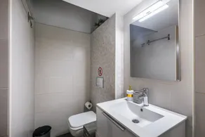 City Vibes - 2-BR Apartment with Garden & Backyard in Kolonaki - Image 4