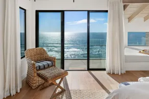 Top Floor Oceanfront Retreat, a Short 3-5 Minute Walk to the Beach - Image 4