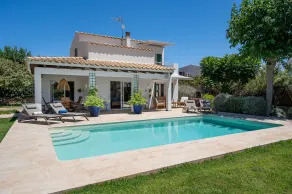 Villa vid havet med pool: charm och komfort - Image 3