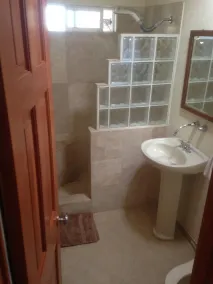 Private Cottage Home - Image 2