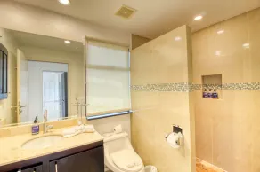 Luxury condo with balcony, ocean & jungle views - open layout - Image 4