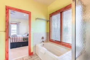 Dog-friendly, lakefront vacation home w/ a boat house, kayaks, & paddleboards - Image 4