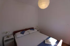 Holiday apartment with balcony and air conditioning - Image 4